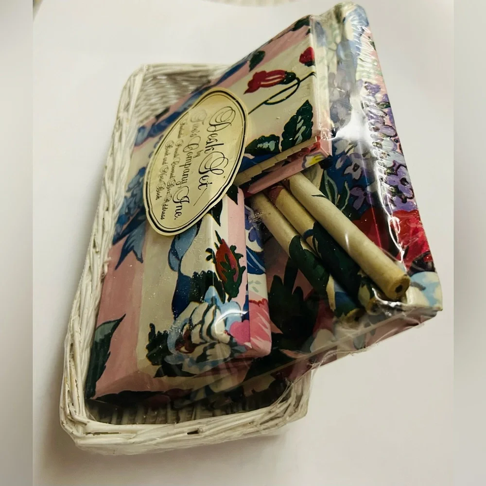 New Pink Two's Company Desk Set Straw Tray Pencils Box Notebook Address Boom